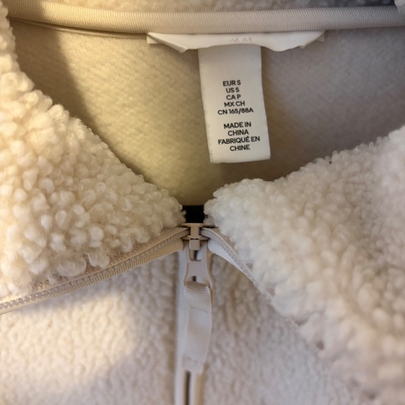 H&M TEDDY FLEECE JACKET IN LIGHT BEIGE - Picture 2 of 4
